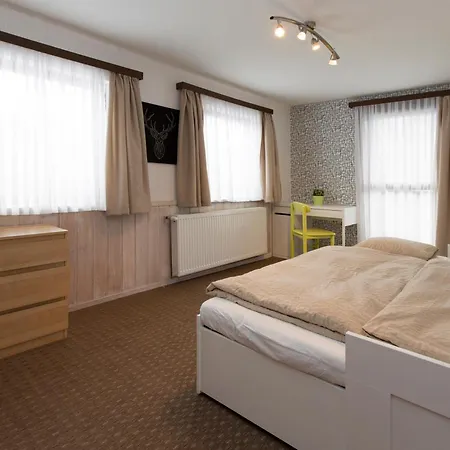 Panzió Ridehouse